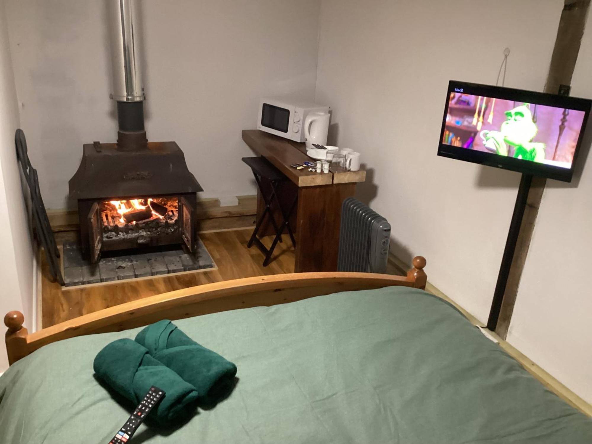 Barn 6 Bed & Breakfast Vigo Village Екстериор снимка